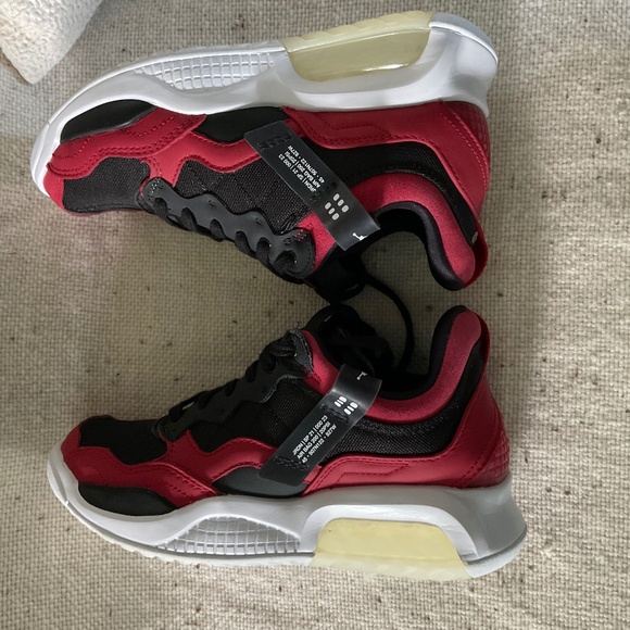 Jordan MA2 womens 7.5 - Picture 2 of 7
